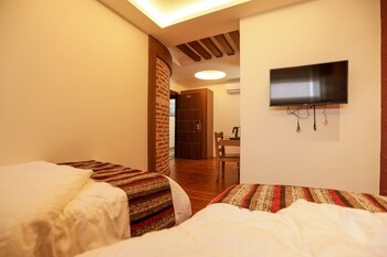flying yak hotel