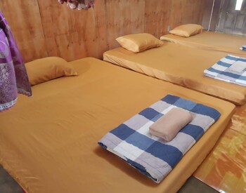 Du Gia Waterfall Hostel & Homestay,,1.5 star