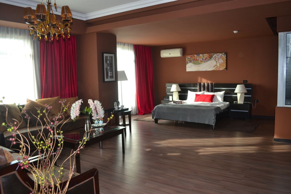 Hotel Phoenicia Express,Otopeni>>Bucharest,4 star