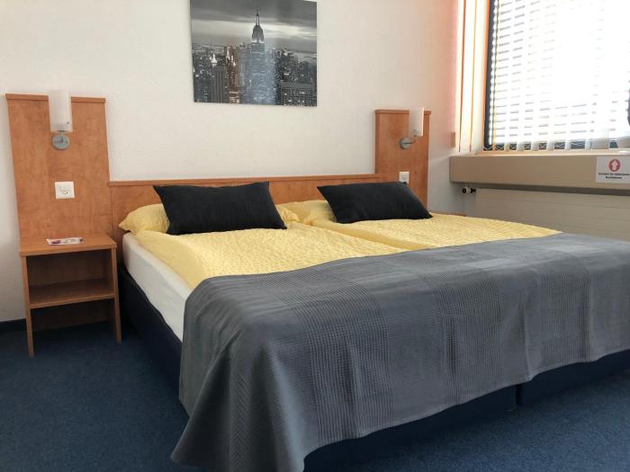 budget motel self check in