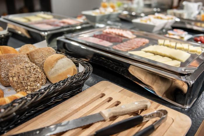 budget motel self check in