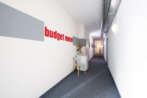 budget motel self check in