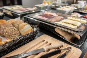 budget motel self check in