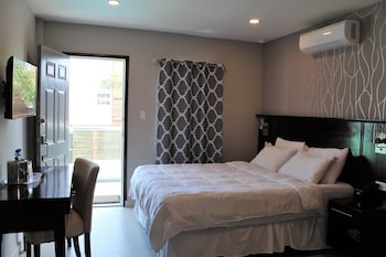 barefoot caye caulker hotel