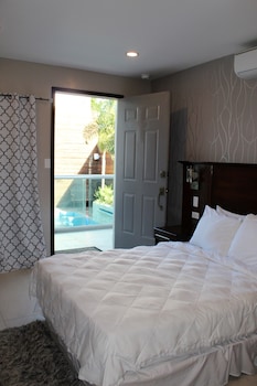 barefoot caye caulker hotel