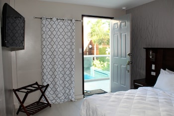 barefoot caye caulker hotel