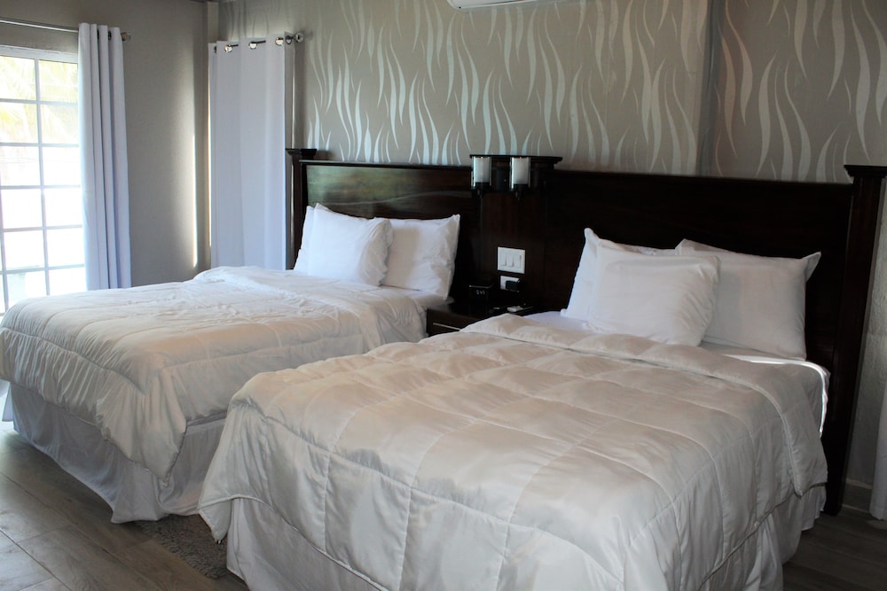 barefoot caye caulker hotel