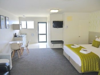 The Terrace,Franz Josef>>Fox Glacier,4 star