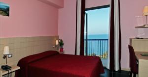 Tus' Hotel,Catania>>Castel Di Tusa,4 star