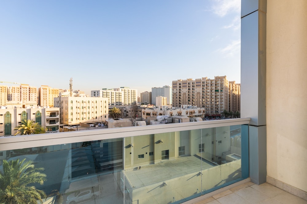 royal mirage hotel and apartments