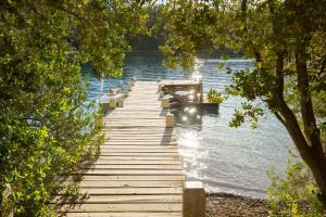 Isla Victoria Lodge,Puerto Pañuelo>>Nahuel Huapi National Park,3 star