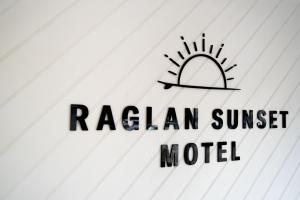 raglan sunset motel
