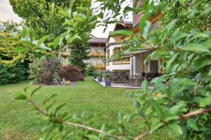 Hotel Lindenhof,Lower Bavaria>>Kellberg,3 star