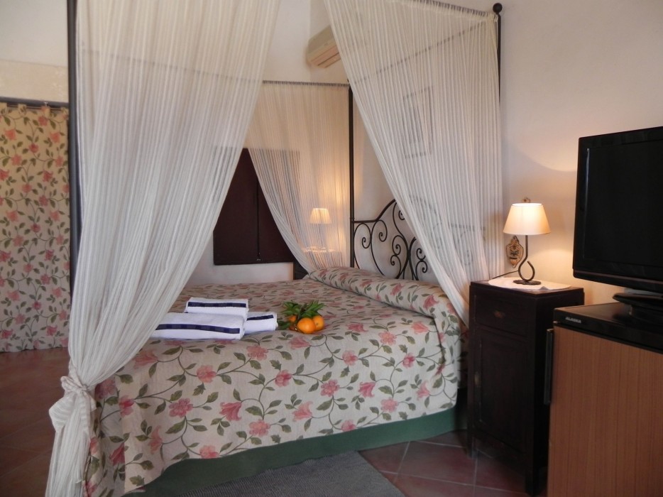 Case Damma,Catania>>Case Monterosso,3 star