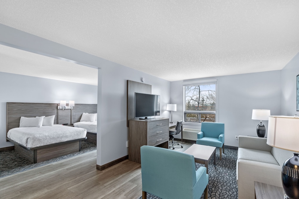 emerald hotel and suites