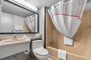 emerald hotel and suites