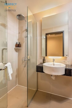 centrestage petaling jaya perfect host