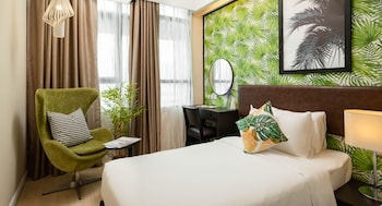 centrestage petaling jaya perfect host