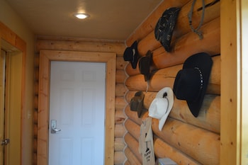 Cody Cowboy Village,United States Of America>>Cody,3 star
