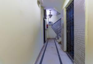 oyo home 78050 cozy studio collage square hotel maya international