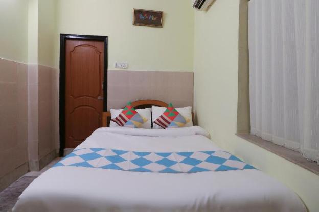 oyo home 78050 cozy studio collage square hotel maya international