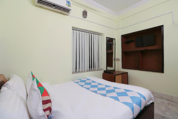 oyo home 78050 cozy studio collage square hotel maya international