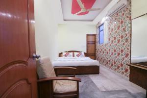 oyo home 78050 cozy studio collage square hotel maya international