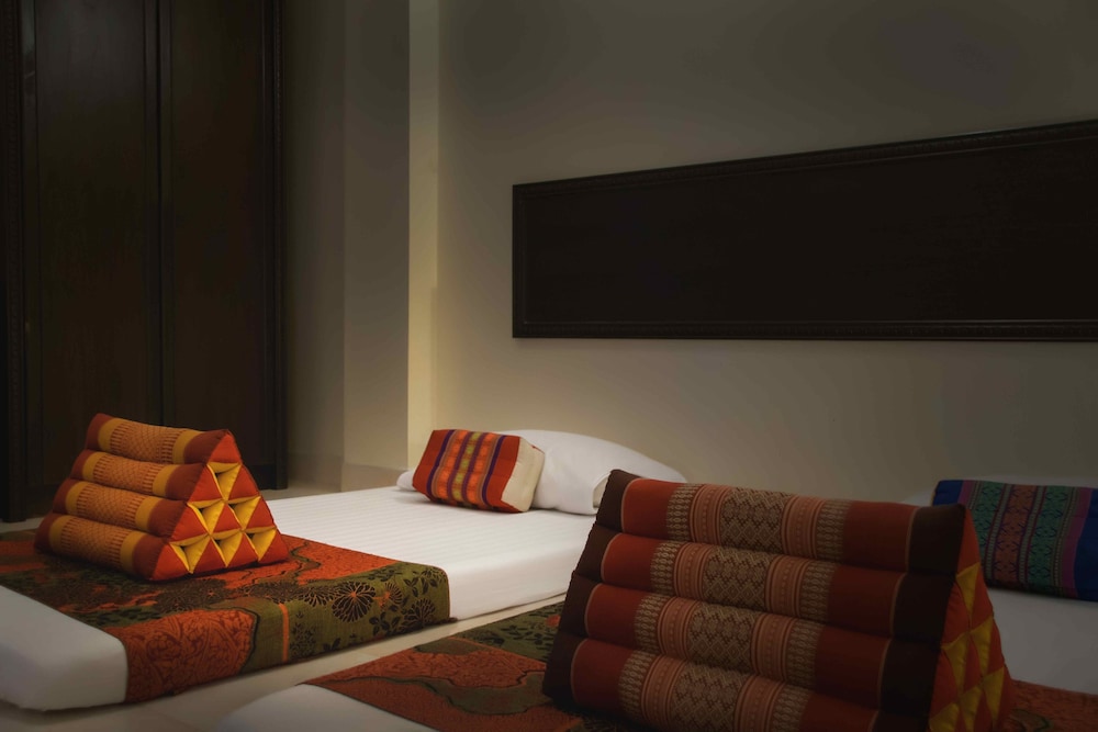 the phoenix hotel bangkok