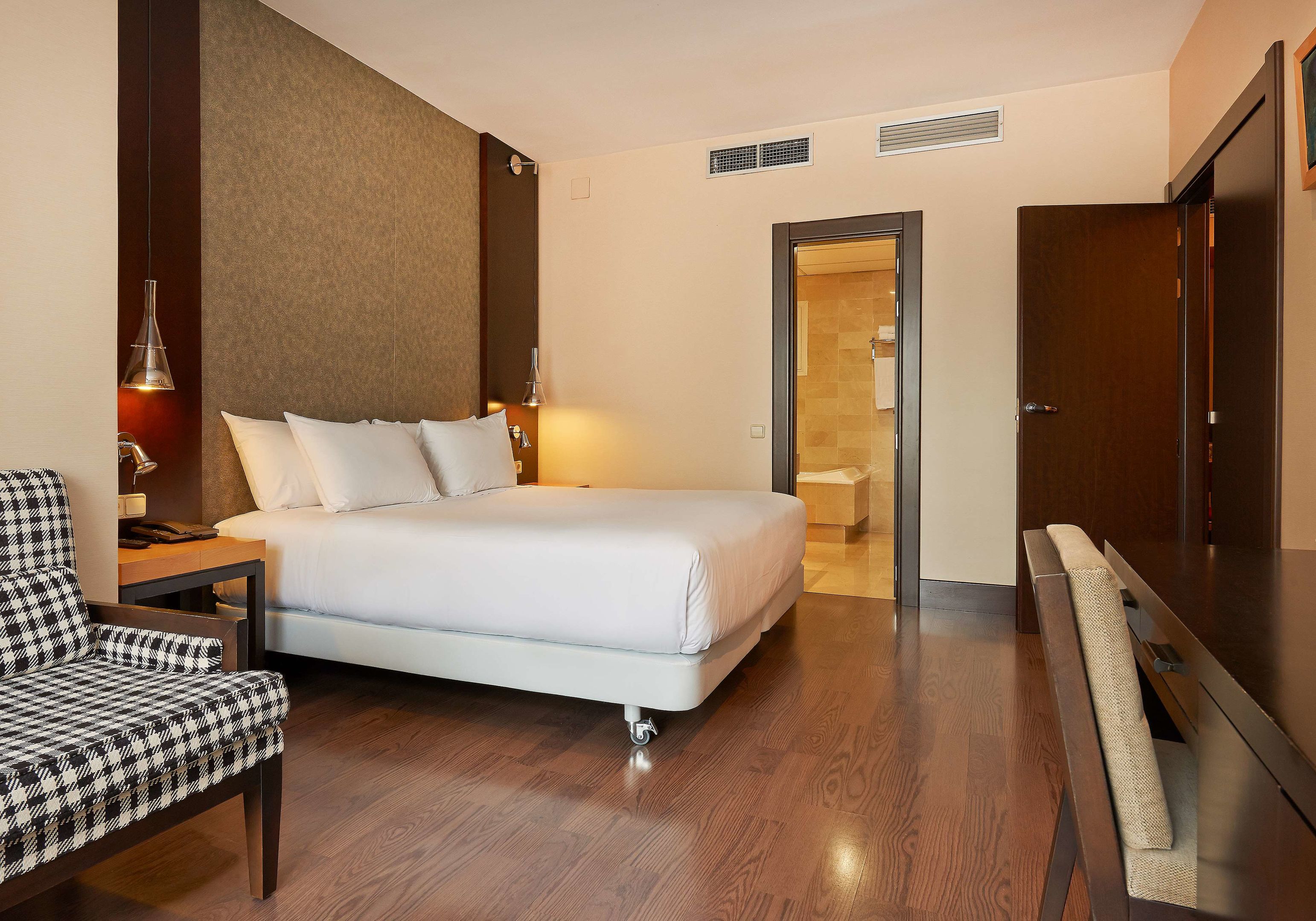 nh barcelona eixample