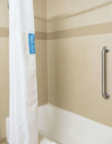 hampton inn and suites bay city tx