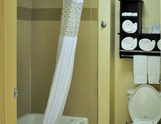 hampton inn and suites bay city tx