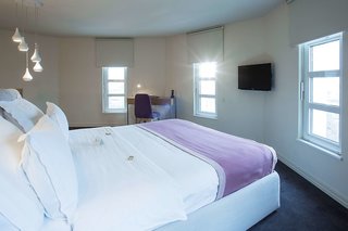 jump inn hotel belgrade