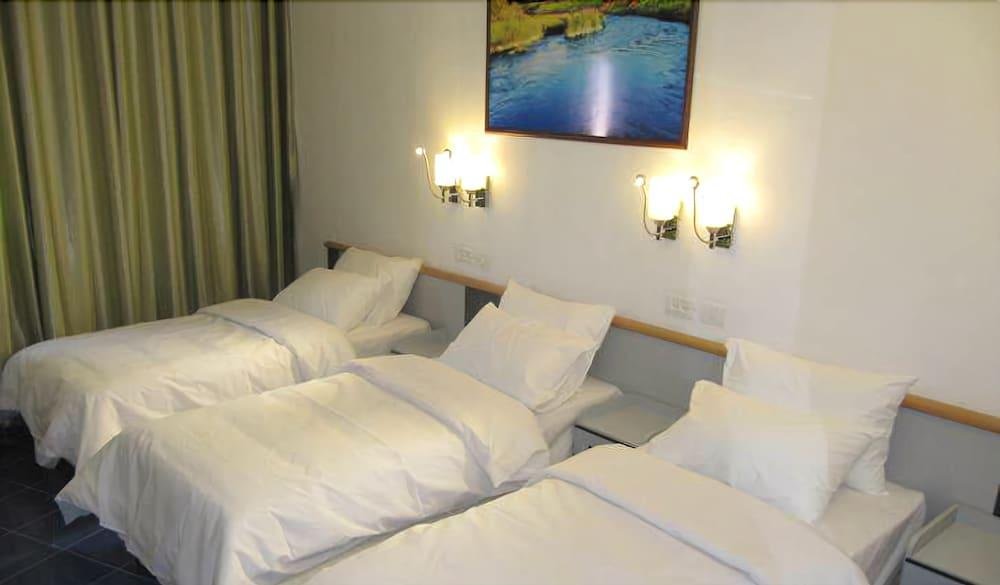 ararat hotel