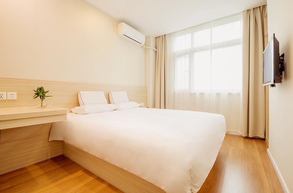 hanting hotel jiujiang xunyang road pedestrian str