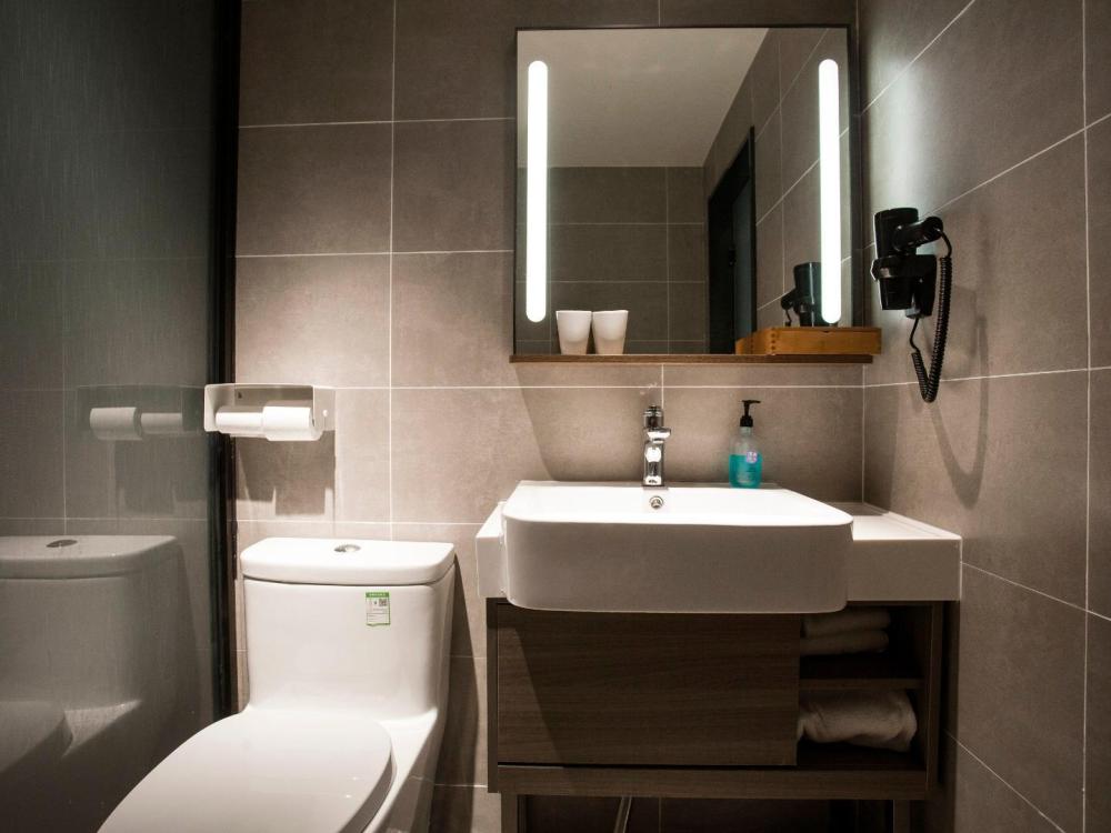 hanting hotel jiujiang xunyang road pedestrian str