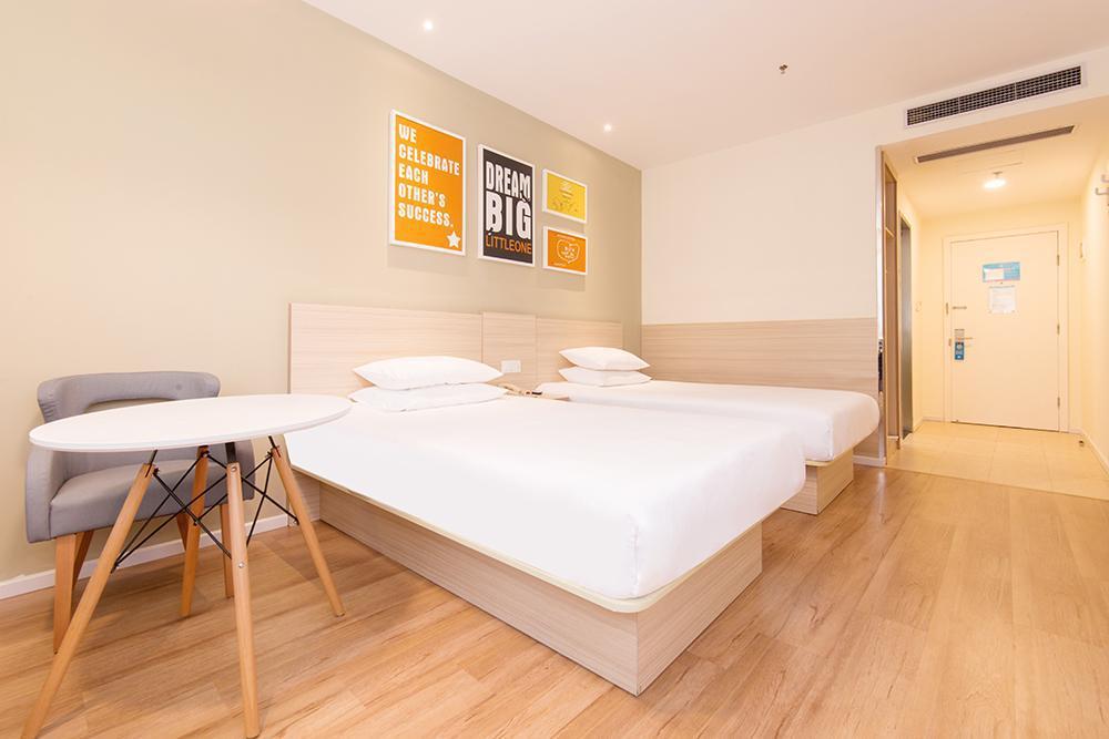 hanting hotel jiujiang xunyang road pedestrian str