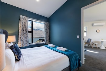 Modern One Bedroom Apartment With Lake View,,0 star