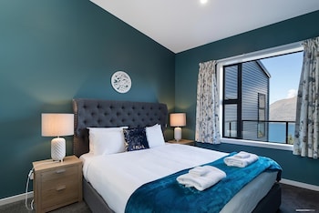 Modern One Bedroom Apartment With Lake View,,0 star