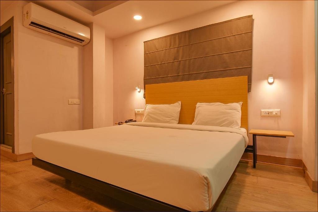 oyo townhouse 152 hotel suncitel airport