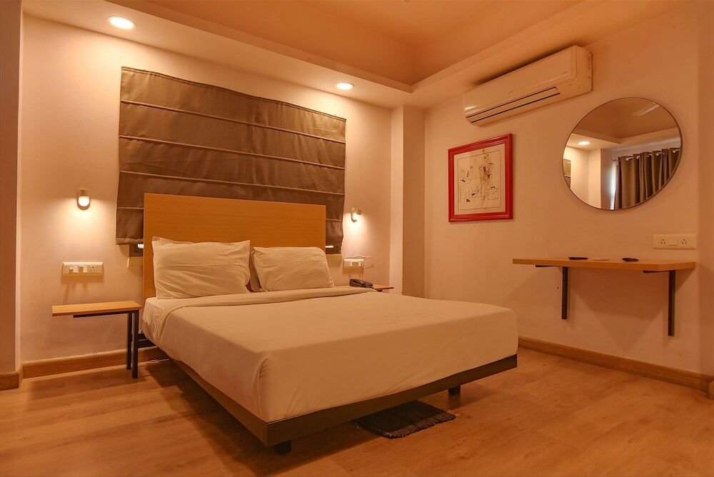 oyo townhouse 152 hotel suncitel airport