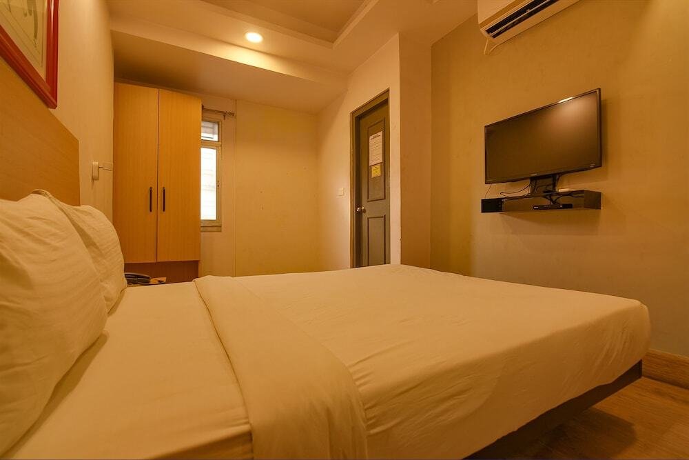 oyo townhouse 152 hotel suncitel airport