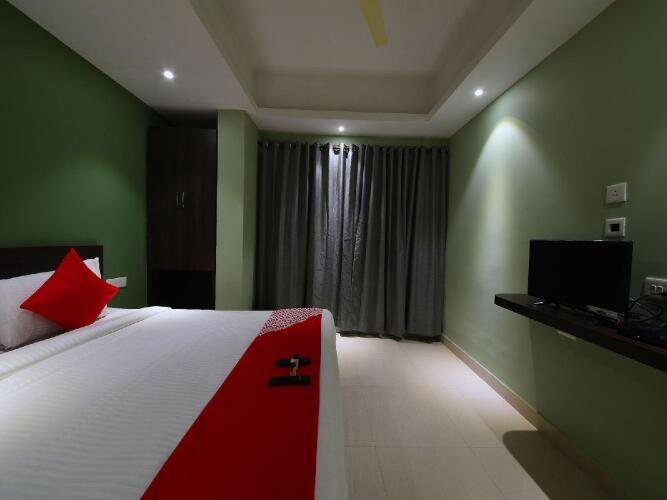 oyo townhouse 152 hotel suncitel airport