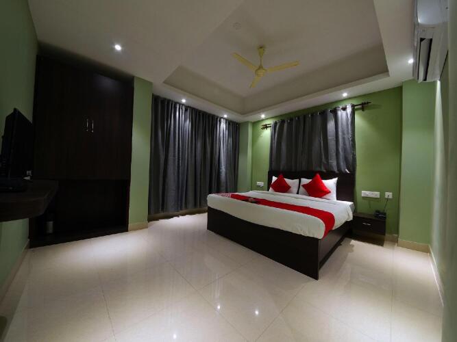 oyo townhouse 152 hotel suncitel airport