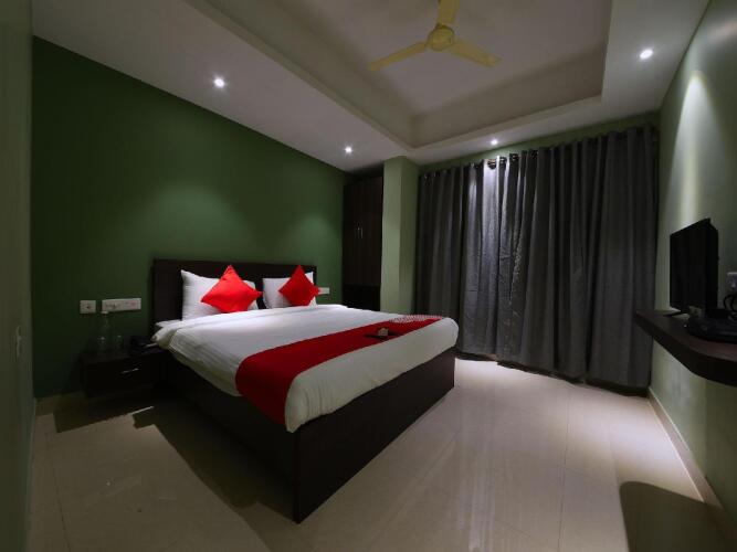 oyo townhouse 152 hotel suncitel airport