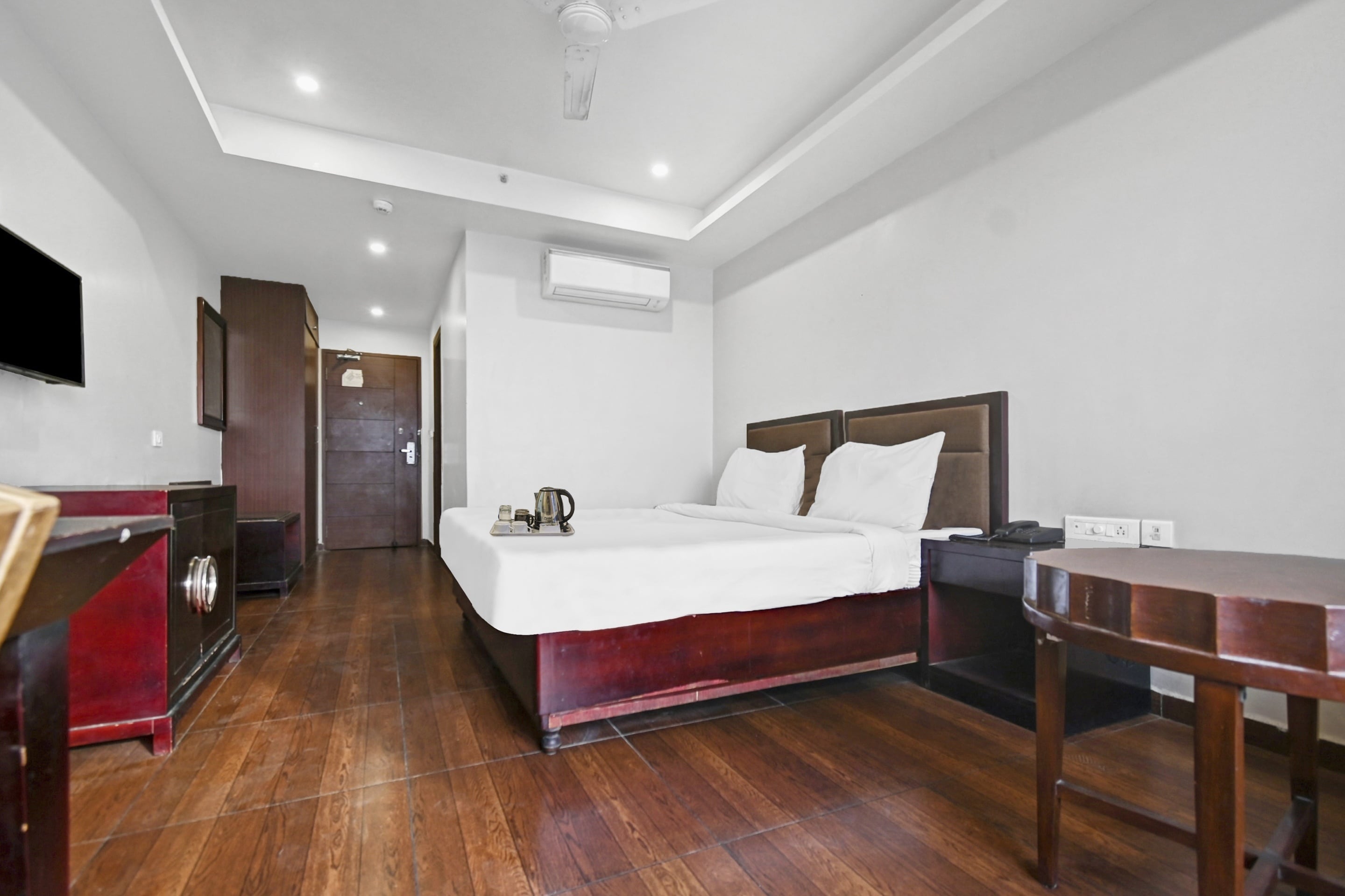 townhouse the grand