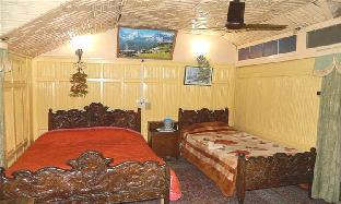 The Heritage Safina Group Of Houseboats,Dal Lake>>Srinagar,4 star