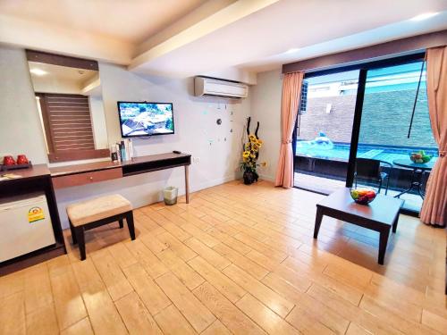 scandia beach hostel