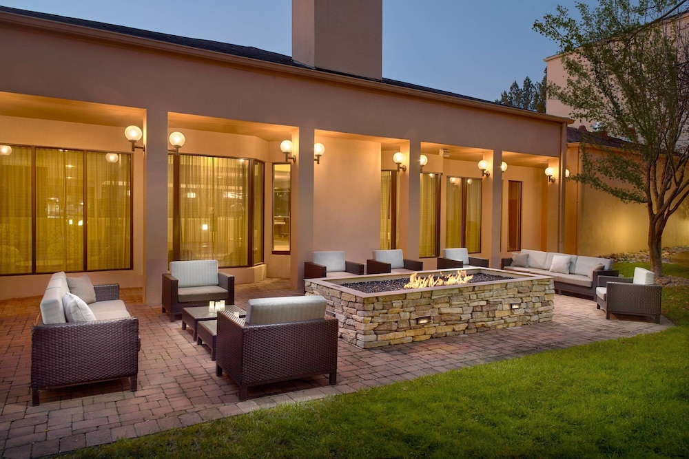 courtyard charlotte arrowood