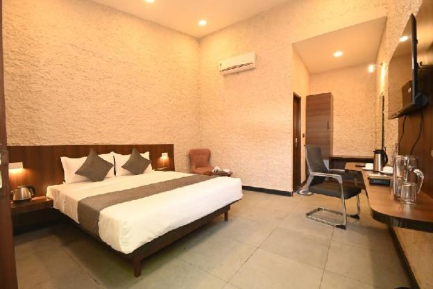 kanha hotel and resort