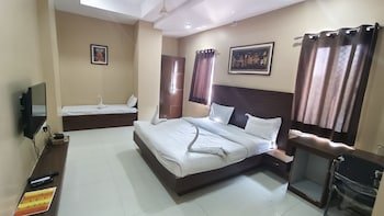 kanha hotel and resort
